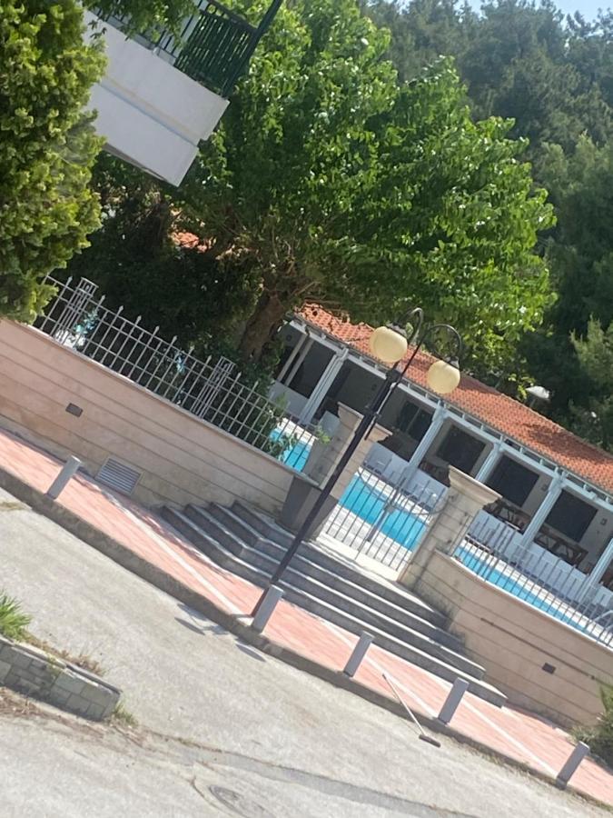 Lovely 2-Bedroom Appartement With Free Parking Αγία Τριάδα Εξωτερικό φωτογραφία