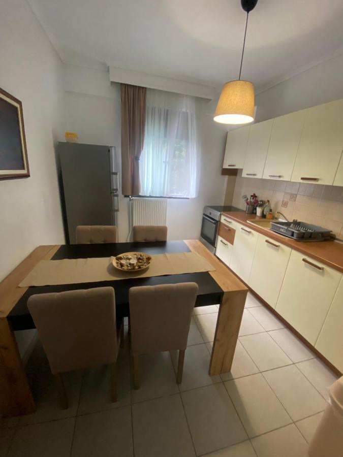 Lovely 2-Bedroom Appartement With Free Parking Αγία Τριάδα Εξωτερικό φωτογραφία